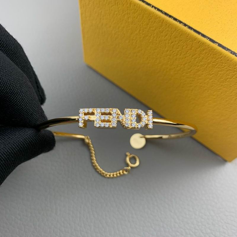 Fendi bracelet 03lyr31